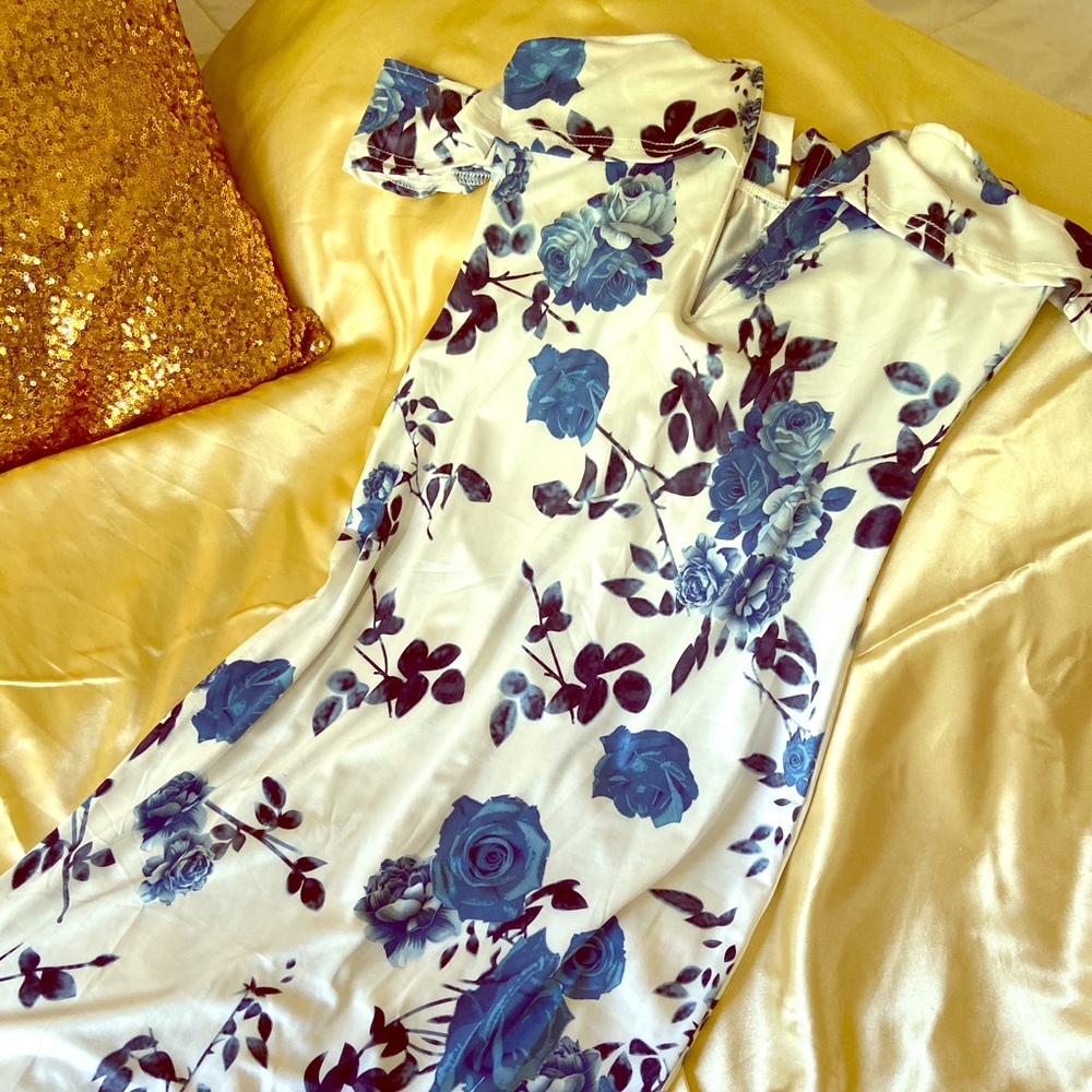 Shoulder white and Blue Rose Dress
